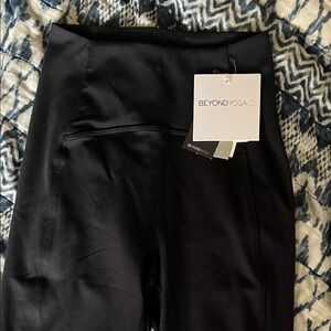 Beyond Yoga Black Leggings small